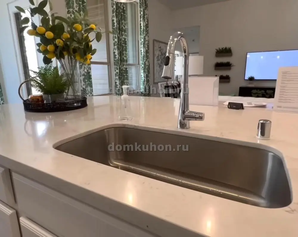 Кухня с островом - Венеция